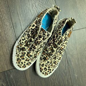 Blowfish Women’s 8.5 Leopard Slip on Sneakers Shoes